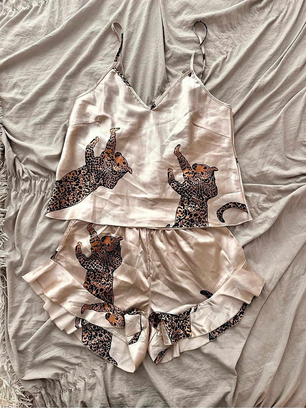 Leopard Print Satin-feel Pajama Set in Pink